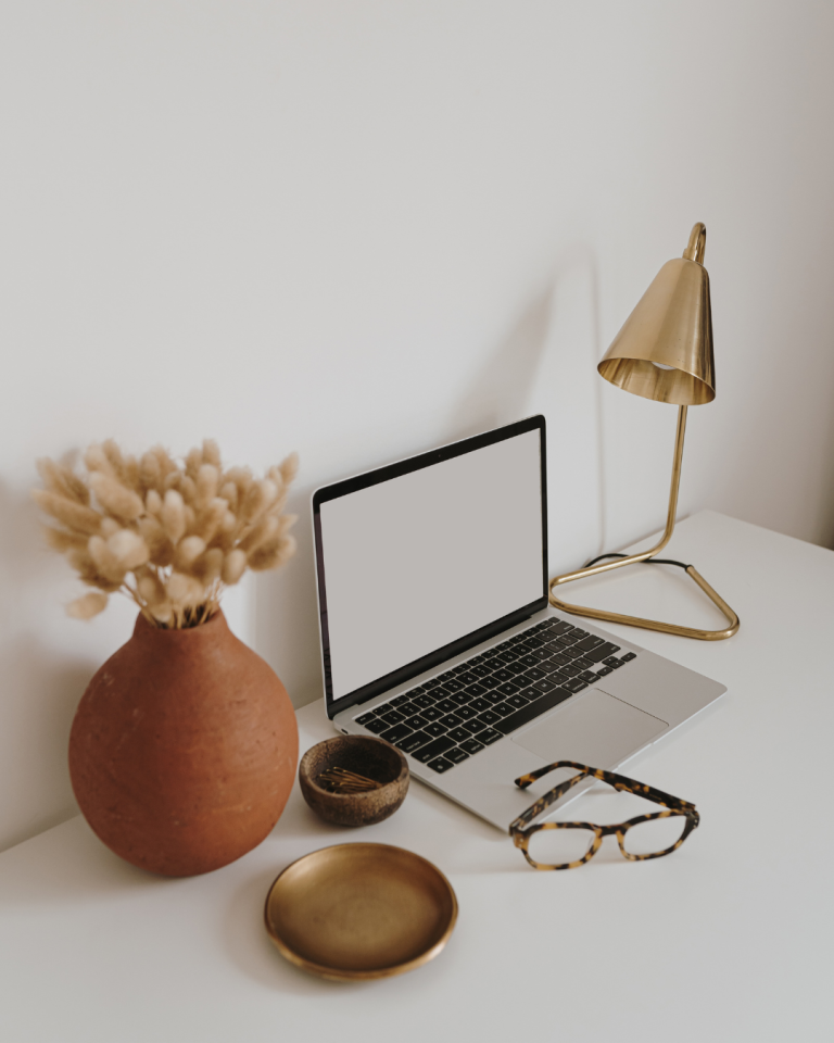alt="Missions commerciales : gestion de devis, facturation et suivi client."